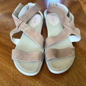 Ecco Tan Sandals Size 39 NWT